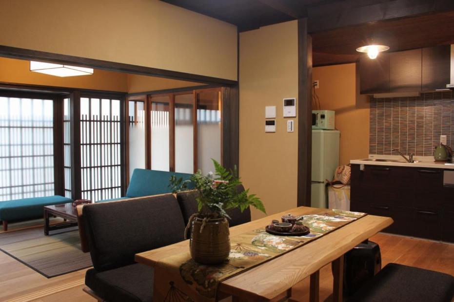 柏町屋加賀屋haku Machiya Kagayacho智恵光院 *